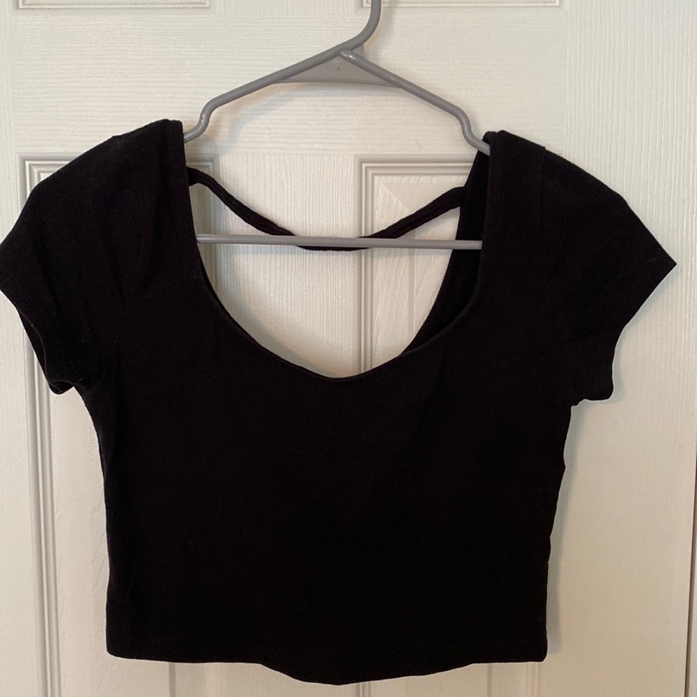 Black Scoop Neck Crop Top